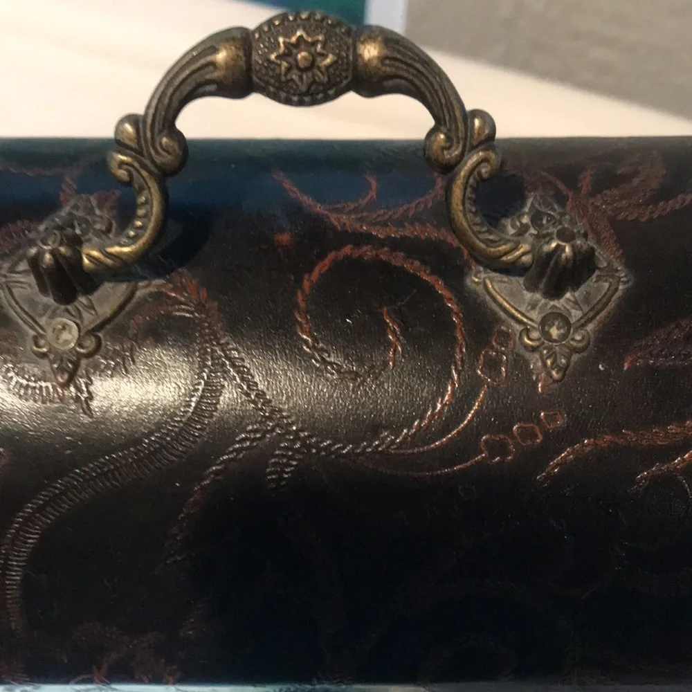 Small Chest - Picture 11 of 16